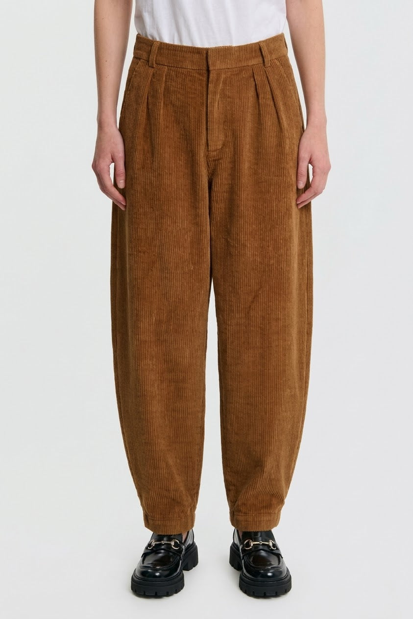 Pantalone in velluto a coste larghe barrel