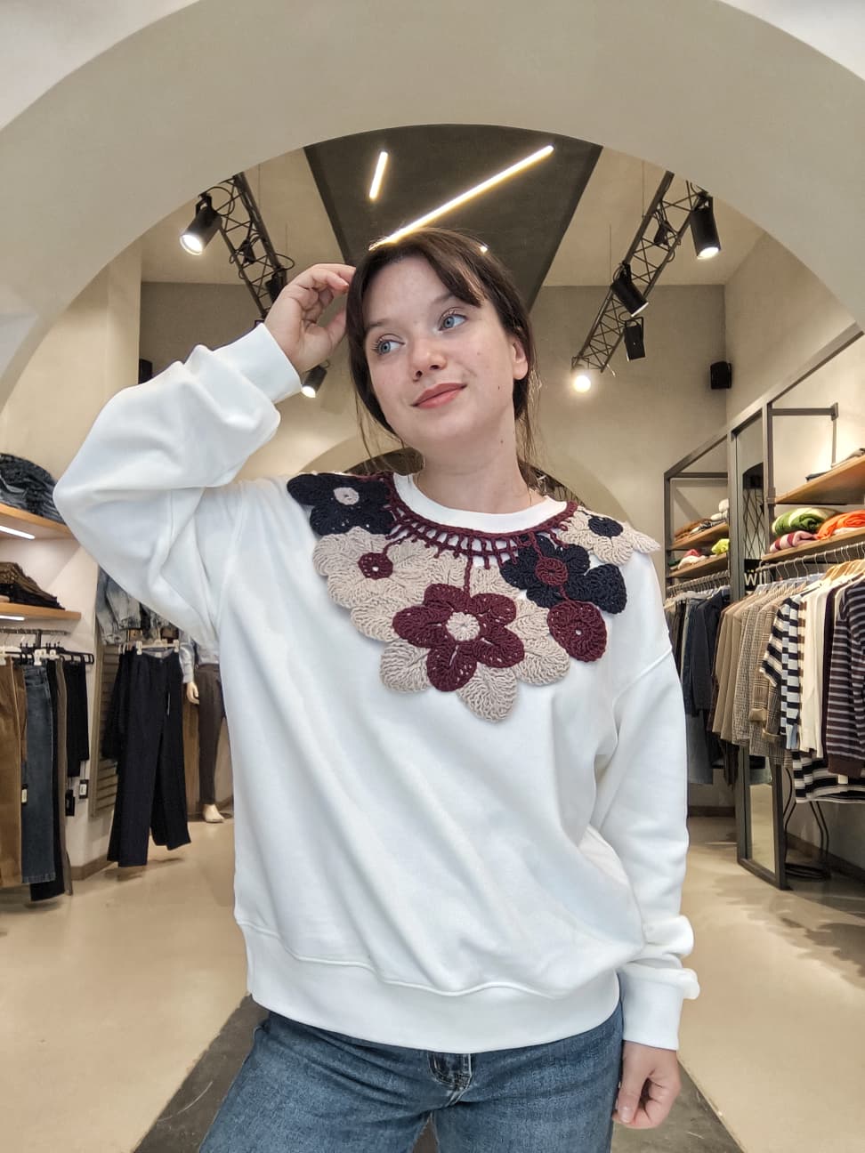 Felpa Con Colletto Crochet Floreale