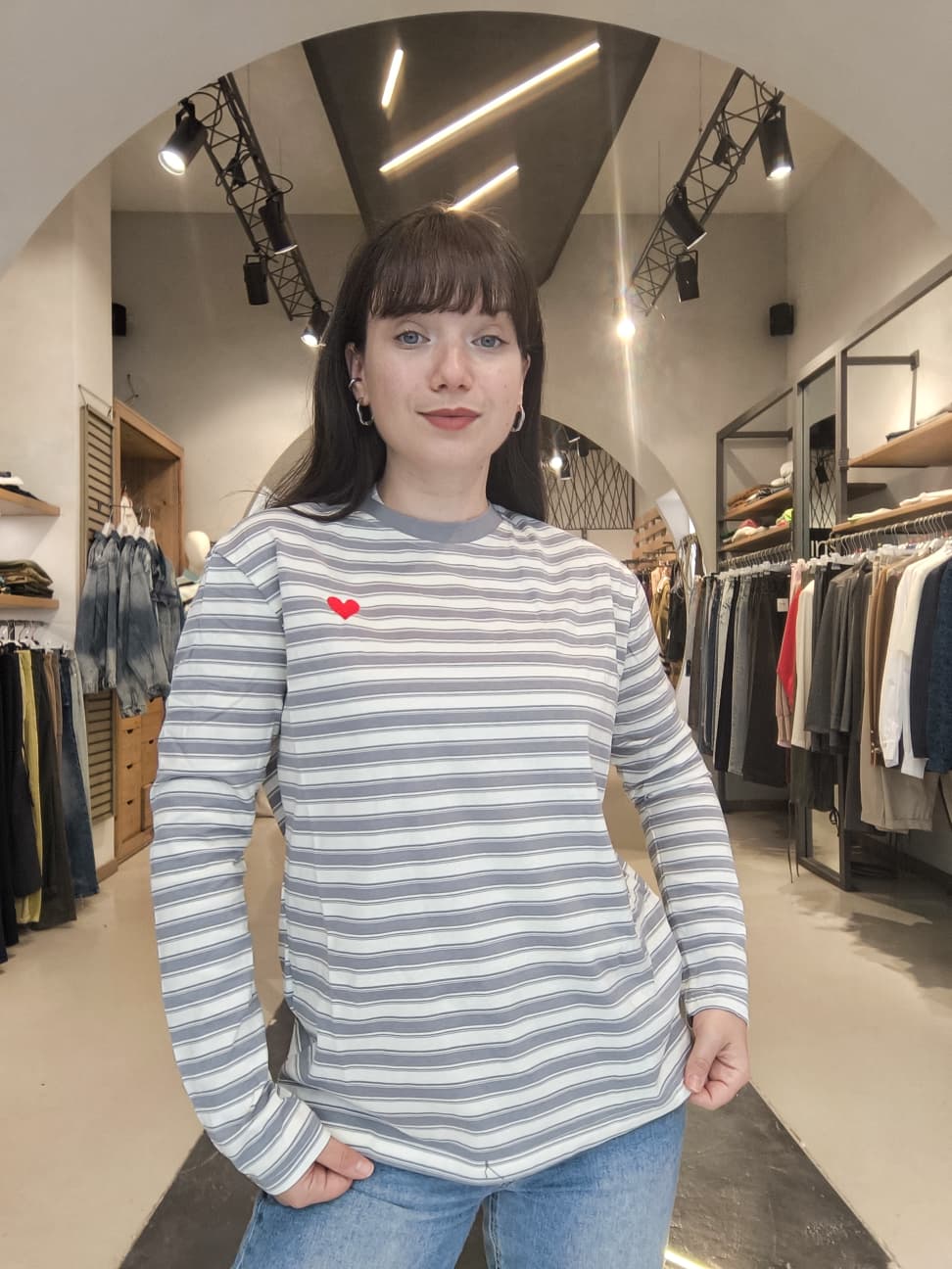 T-Shirt Manica Lunga a Righe con Cuore Grigio e Bianco