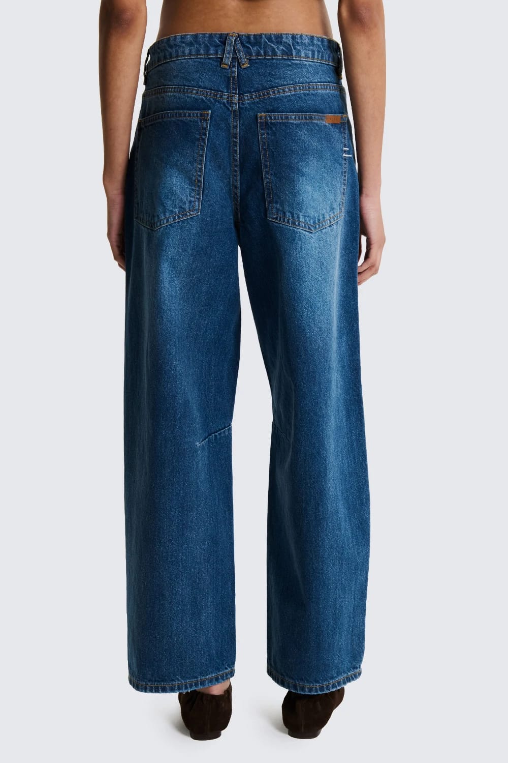 Jeans Barrel Fit con Cuciture Ergonomiche Lavaggio Medio image 2